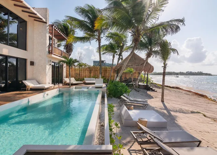 Villa Tulumar Beachfront Luxury Villa- Full Service